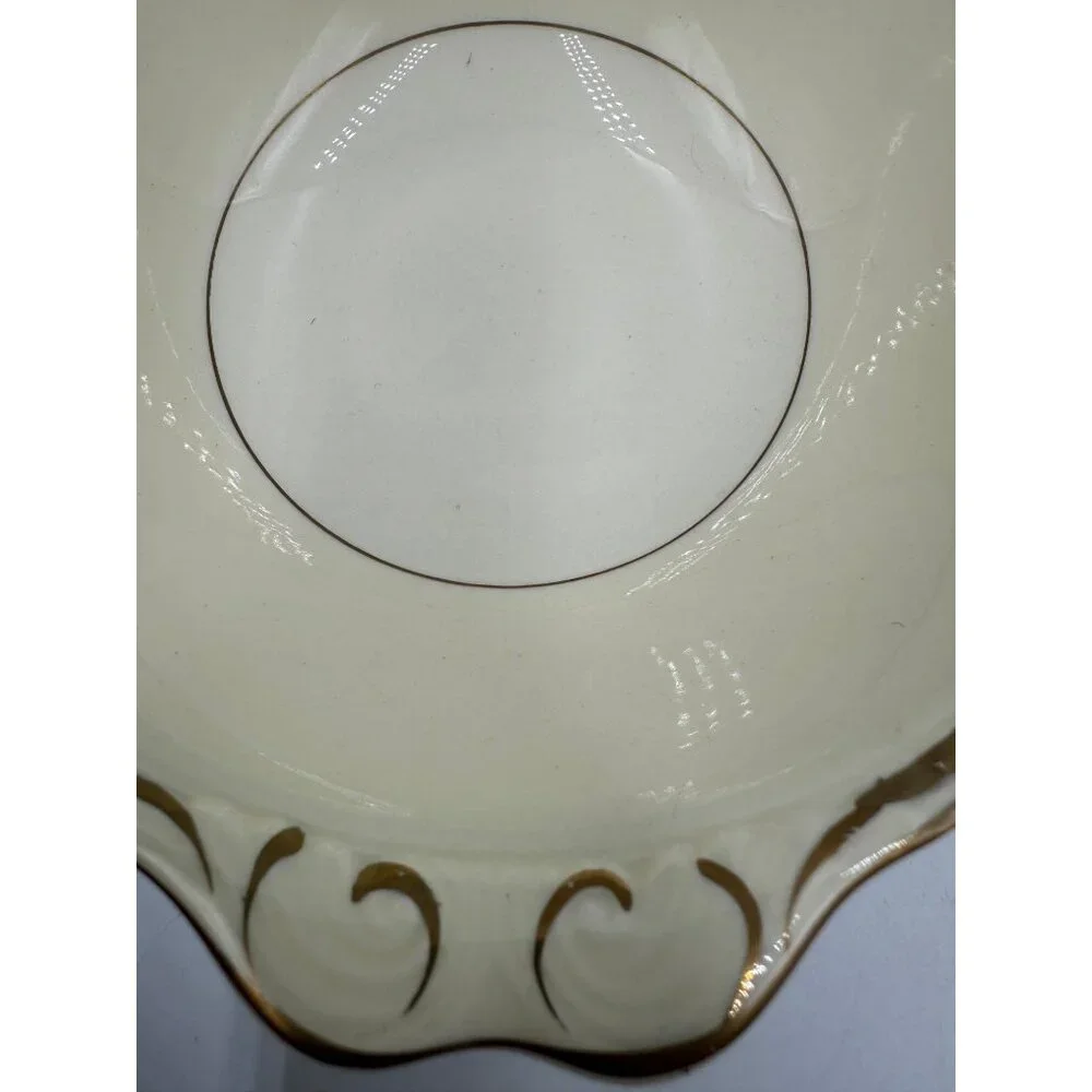 Homer Laughlin Eggshell Georgian Serving Bowl Cream & Gold Scalloped Edge 1930s